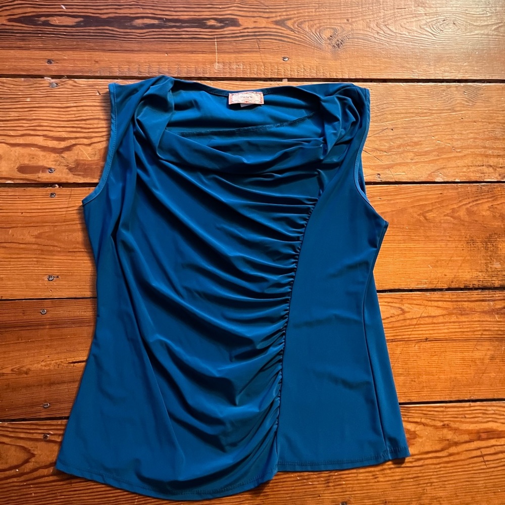 Women’s blue shirt XL